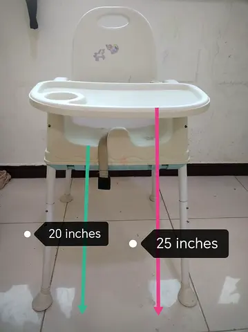 Urgent....White Adjustable Baby High Chair with Tray — Good Condition