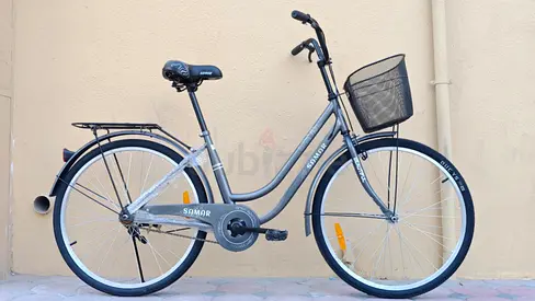 Cruiser bike Brand New free delivery high quality with sold adjustable seat and frunt back baskets