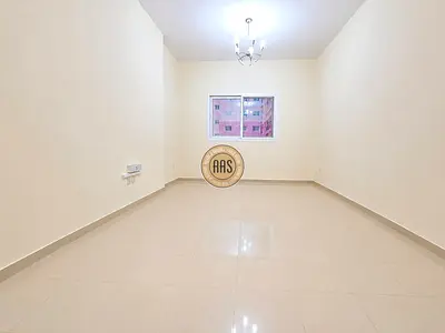 Front of bus chiller free huge Studio with all amenities
