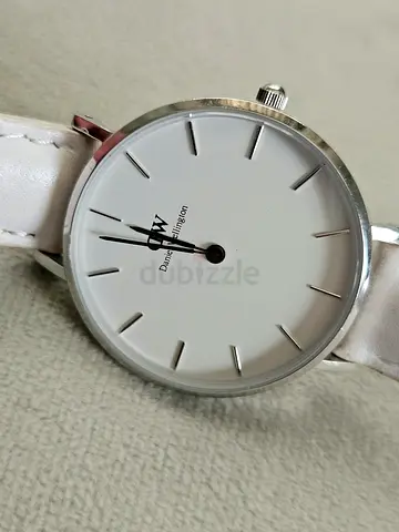 Daniel Wellington white leather wristwatch, classic minimalist style