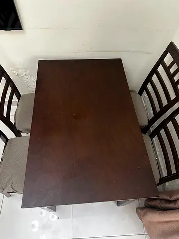Dining table with 4 chair
