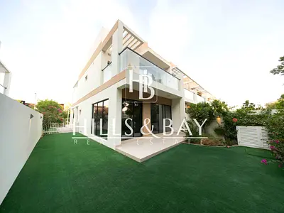 Corner Unit | Single Row | Park Backing Plot