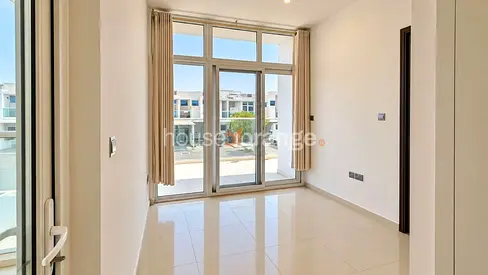 HUGE LAYOUT | VACANT | UNFURNISHED