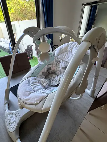 Ingenuity convertme swing-2-seat Swing/Seat with Mobile and Multiple Speeds - prefect condition
