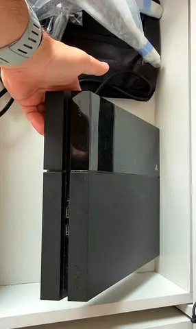 PS4 + 20 GAMES