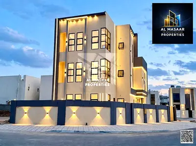 An unmissable opportunity at a great price: a corner villa in a prime location, featuring 5 bedrooms and a roof terrace—registration and ownership tra