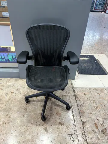 Herman Miller Aeron chair for selling.fully loaded chair