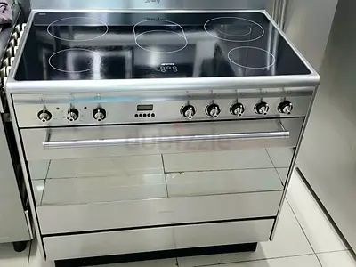 Smeg electric cooker 90×60 5 burner like new condition price 2200