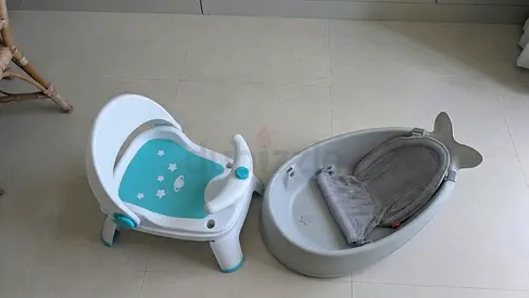 ​Baby Bath Bundle: Baby Bath Tub & Booster/Step Seat - Excellent Condition
