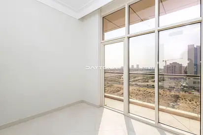 2BR + MAID | CLOSED KITCHEN | 4 BATHROOMS | FAMILY BUILDING