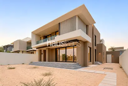 Priced to sell | Backing Central Park | Large Plot