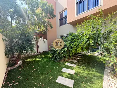 Spacious 3-Bedroom Single-Row Townhouse Villa for Rent in Amaranta, Villanova