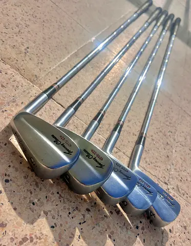 Set of 5 Golf Irons - Good Condition