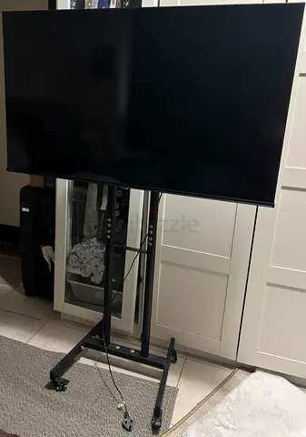 Almost NEW Hisense 50” TV for SALE - Used