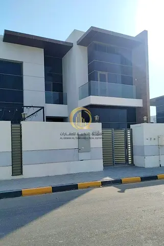 فيلا في السيوح مودرن عمر 5 سنوات تملك حر لجميع العرب و سعر مميز جدا