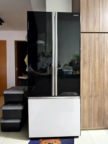 Hitachi Fridge with customised panel down freezer