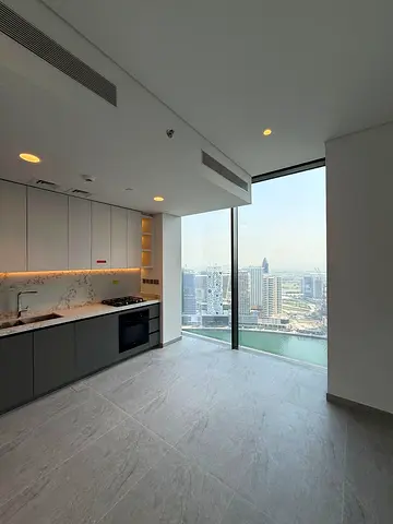 High Floor| Stunning Canal View| Brand New