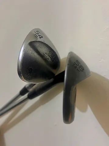 Set of two Titleist golf wedges - 54° and 58°