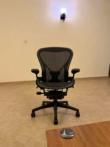 Used Herman Miller Aeron Size B in good condition