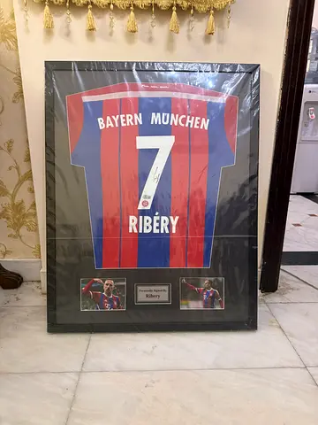 Framed Bayern Munich #7 Ribéry Signed Jersey Display