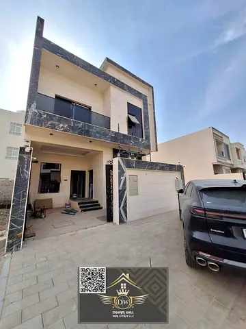 HOT DEAL FIVE BED ROOM TOWNHOUSE AVAILABLE FOR RENT IN REASONABLE PRICE