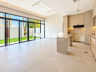 Single Row | Vacant | Private Garden View