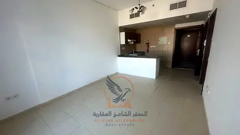 شقة غرفة وصالة مع بلكونة وباركن خاص موقع متميز مساحه ممتازه لايجار السنوي في عجمان