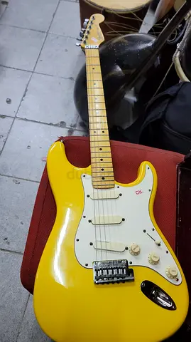 1989 Fender Strat Plus – Rare Graffiti Yellow (All Original + Chainsaw Case)