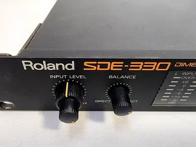 Roland SDE-330 Dimensional Space Delay Digital Delay Effect Processor