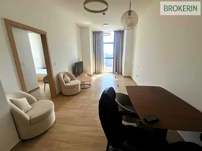 BRIGHT DAYS AHEAD | SUNLIT HOME | GREAT LOCATION