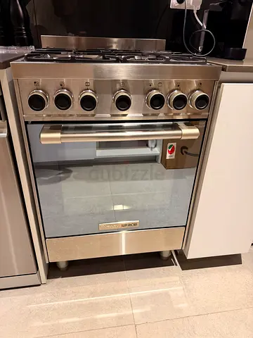 Stainless Steel Gas Range with Oven - Excellent Working Condition