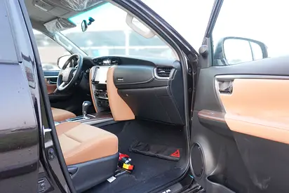 2026 Toyota FORTUNER 缩略图 12