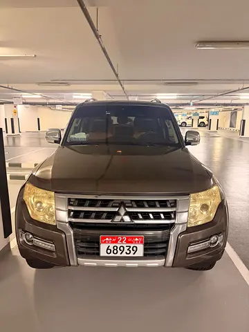 2015 Mitsubishi Pajero GLS GCC Specs