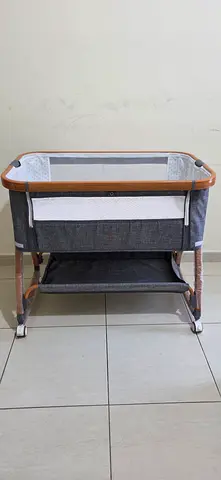Portable baby bassinet / cradle in good condition