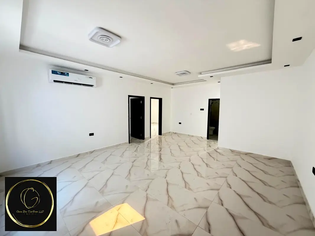 BRAND NEW 2 BEDROOM HALL APARTMENT WITH SEPARATE ENTRANCE