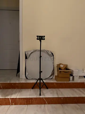 Adjustable Phone/Tablet Tripod Stand with Mount - Good Condition
