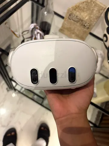 Used white VR headset (3D viewer) in good condition