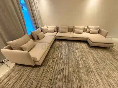 Selling high quality sodhram Usahpe sofa like a new