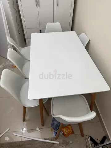 Dining Table along with 6 chairs