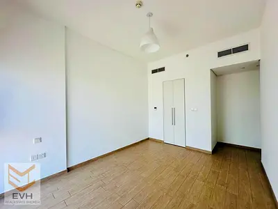 Chiller Free - Best View - 2 Balconies - Ready to move in
