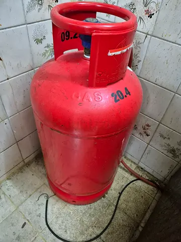 20L Red LPG Gas Cylinder (Used) - Good Working Condition