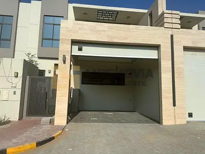 RESALE 4 BEDROOM TOWNHOUSE WITH MORGAGE OPTION AND FREE HOLD FOR ALL
