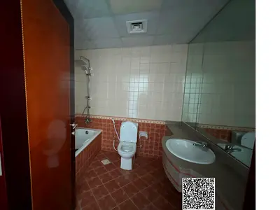 شقة واسعة غير مفروشة بغرفتين وصالة في Cornerage Tower مع إطلالة مدينة، مواقف سيارات، أمن وكاميرات مراقبة