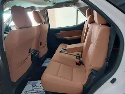 صورة مصغرة 15 لـ 2021 Toyota FORTUNER