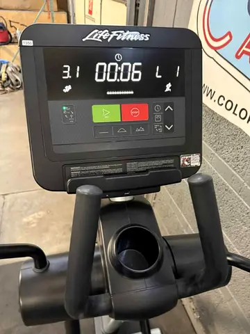 Life Fitness Integrity Series Elliptical Cross-Trainer – C Console