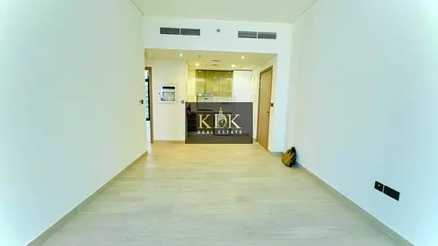 SPACIOUS LAYOUT | VACANT | LOW FLOOR | PRIME LOCATION