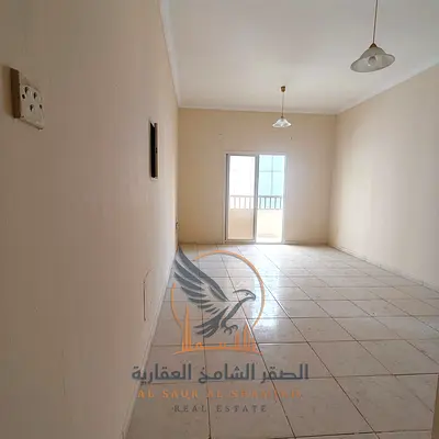 غرفة وصالة مع بلكون وتكييف مركزي – شارع خليفة