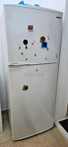 Samsung White double-door refrigerator, good working condition