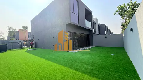 3 bedroom corner villa || Brand new || Landscaping || Pool ,gym