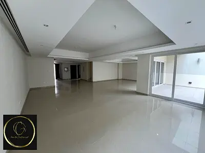 LUXARY 5 BEDROOM HALL VILLA WITH GYM/POOL